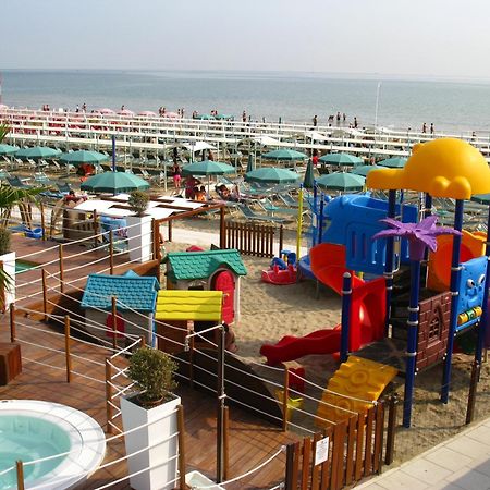 Hotel Taunus - Vista Mare Riccione Zewnętrze zdjęcie