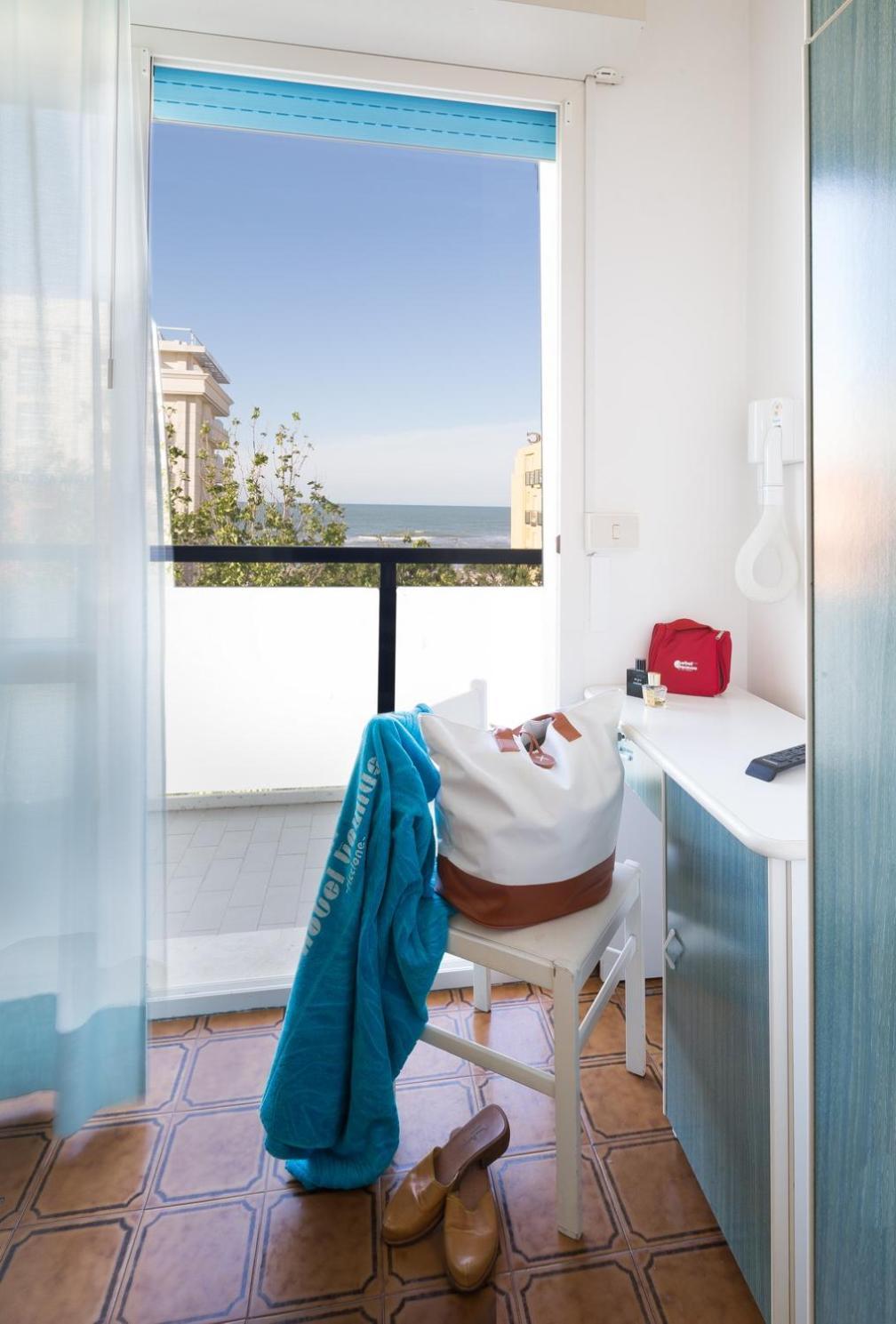 Hotel Taunus - Vista Mare Riccione Zewnętrze zdjęcie