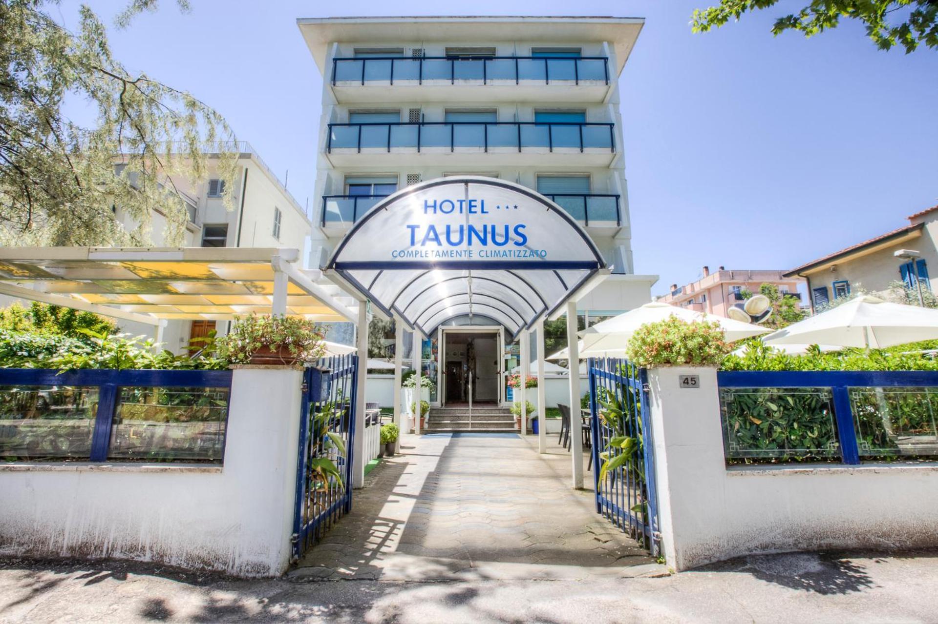 Hotel Taunus - Vista Mare Riccione Zewnętrze zdjęcie
